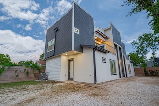 7914 Pointer St Unit A, Houston, TX 77016