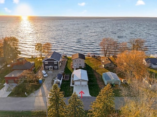 N5733 Rockland Beach Rd, Hilbert, WI 54129