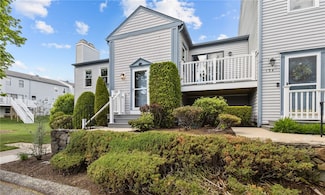 1 Willow Glen Cir Unit 135, Warwick, RI 02889