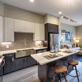 401 W 25th St Unit 2103, Houston, TX 77008