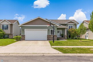 3109 27th St S, Moorhead, MN 56560