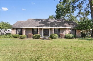 13 Poinsetta Rd, Sulphur, LA 70663