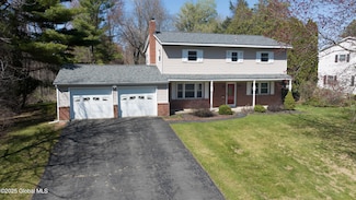 84 Apple Tree Ln, Clifton Park, NY 12065