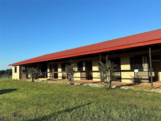 4651 SE 212th Ct, Morriston, FL 32668