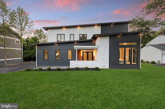 1052 Balls Hill Rd, McLean, VA 22101