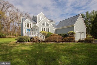 6925 Persimmon Tree Rd, Bethesda, MD 20817