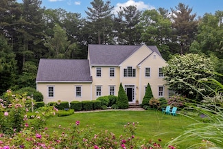 7 Laura's Ln, Marshfield, MA 02050