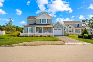 14 Cobblestone Cir, Mashpee, MA 02649