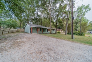 5739 Skylane Dr, Montgomery, TX 77316