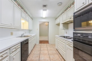 4520 Westchester Dr, Waco, TX 76710