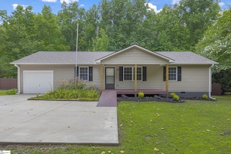 106 Lake Rd, Landrum, SC 29356