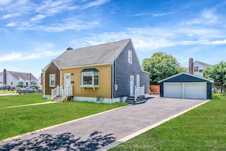 65 Sullivan Rd, Farmingdale, NY 11735