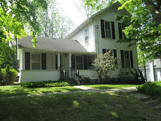 215 N New St, Stanton, MI 48888