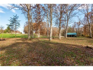 2505 Old State Rd, Henryville, IN 47126