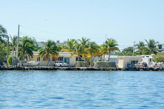 31364 Avenue J, Big Pine Key, FL 33043
