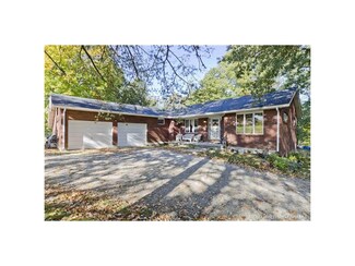 8621 Brownstown Rd, Henryville, IN 47126