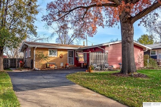 8712 Grand Ave, Omaha, NE 68134
