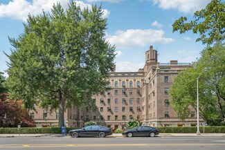 160 Middle Neck Rd Unit 2 C, Great Neck, NY 11021