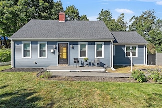11 5th St, Webster, MA 01570