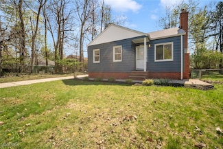 1030 Keystone Dr, Cleveland, OH 44121