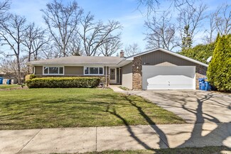2904 Summit Ave, Highland Park, IL 60035
