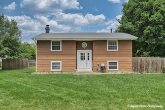 20668 W Sanrem Ave, Lake Villa, IL 60046