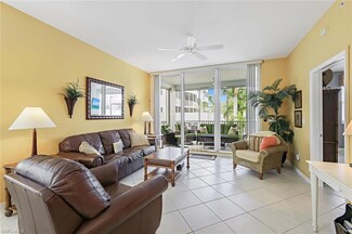460 Launch Cir Unit 201, Naples, FL 34108