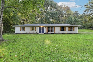 6622 Brushwood Dr, Charlotte, NC 28262