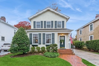 12 5th Place, Garden City, NY 11530