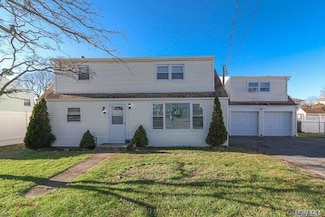 147 N Delaware Ave, Lindenhurst, NY 11757
