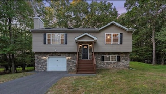 25 Hunter Ln, Albrightsville, PA 18210