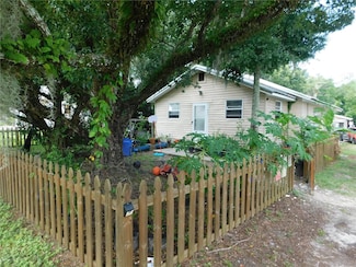 5243 9th St, Zephyrhills, FL 33542