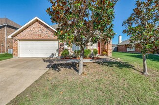 1348 Lake Forest Dr, Grand Prairie, TX 75052