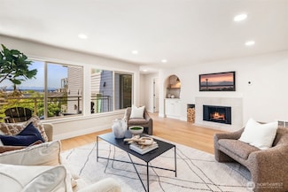 200 James St Unit 206, Edmonds, WA 98020
