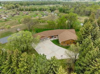 6620 9th Ave NW, Minot, ND 58703