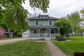 517 517 W Cleveland Ave, Winnebago, MN 56098