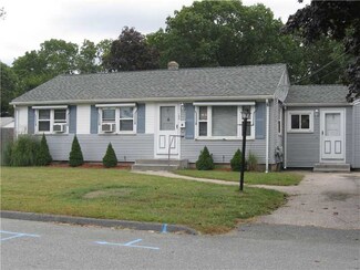 130 Dickens St, Warwick, RI 02886