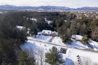 667 Victoria Dr, Rutland, VT 05701