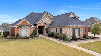 4521 Clubhouse Dr, Jonesboro, AR 72401