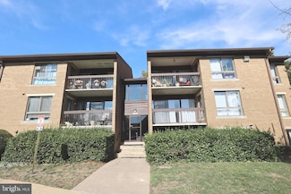 545 Florida Ave Unit 102, Herndon, VA 20170