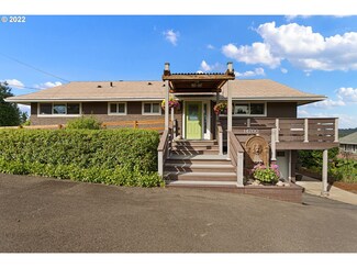 14700 SE Vista Ln, Milwaukie, OR 97267