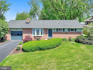 79 W Main St, Leola, PA 17540