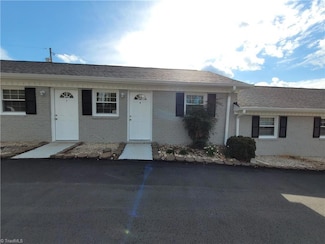 800 Dodson Mill Rd Unit 3, Pilot Mountain, NC 27041