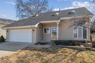 736 Woodbriar Ln, Saint Charles, MO 63303