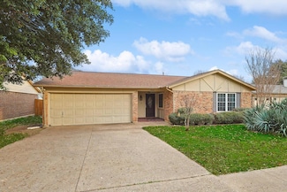 5909 Oak Hill Rd, Watauga, TX 76148