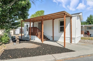 61 Log Ln, Richland, WA 99354