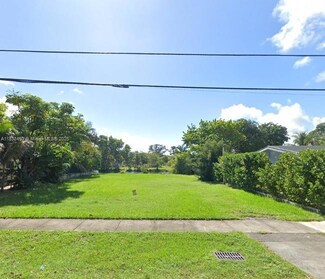 305 SW 5th St, Hallandale Beach, FL 33009