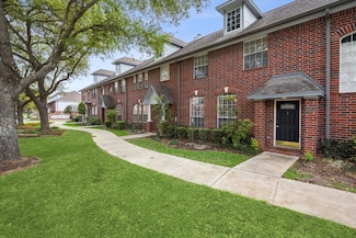 1409 El Camino Village Dr, Houston, TX 77058