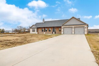 101 Consolation Dr, Millsap, TX 76066