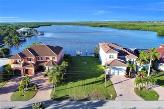12160 Shoreview Dr, Matlacha, FL 33993